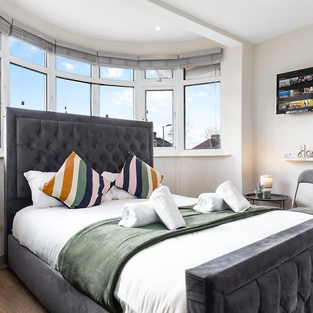 Serviced Ensuite Modern Studio - Sleeps 2 - Near Wembley Stadium - Good Transport Link To Central London - Harrow Ha3 Hatch End Extérieur photo