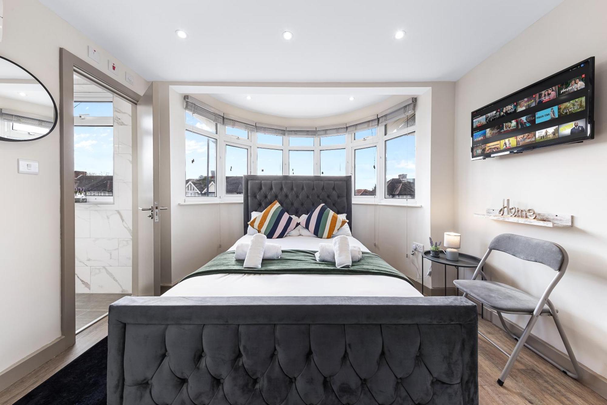 Serviced Ensuite Modern Studio - Sleeps 2 - Near Wembley Stadium - Good Transport Link To Central London - Harrow Ha3 Hatch End Extérieur photo