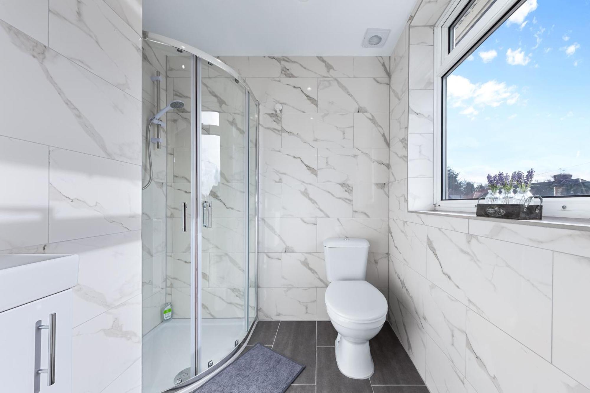 Serviced Ensuite Modern Studio - Sleeps 2 - Near Wembley Stadium - Good Transport Link To Central London - Harrow Ha3 Hatch End Extérieur photo