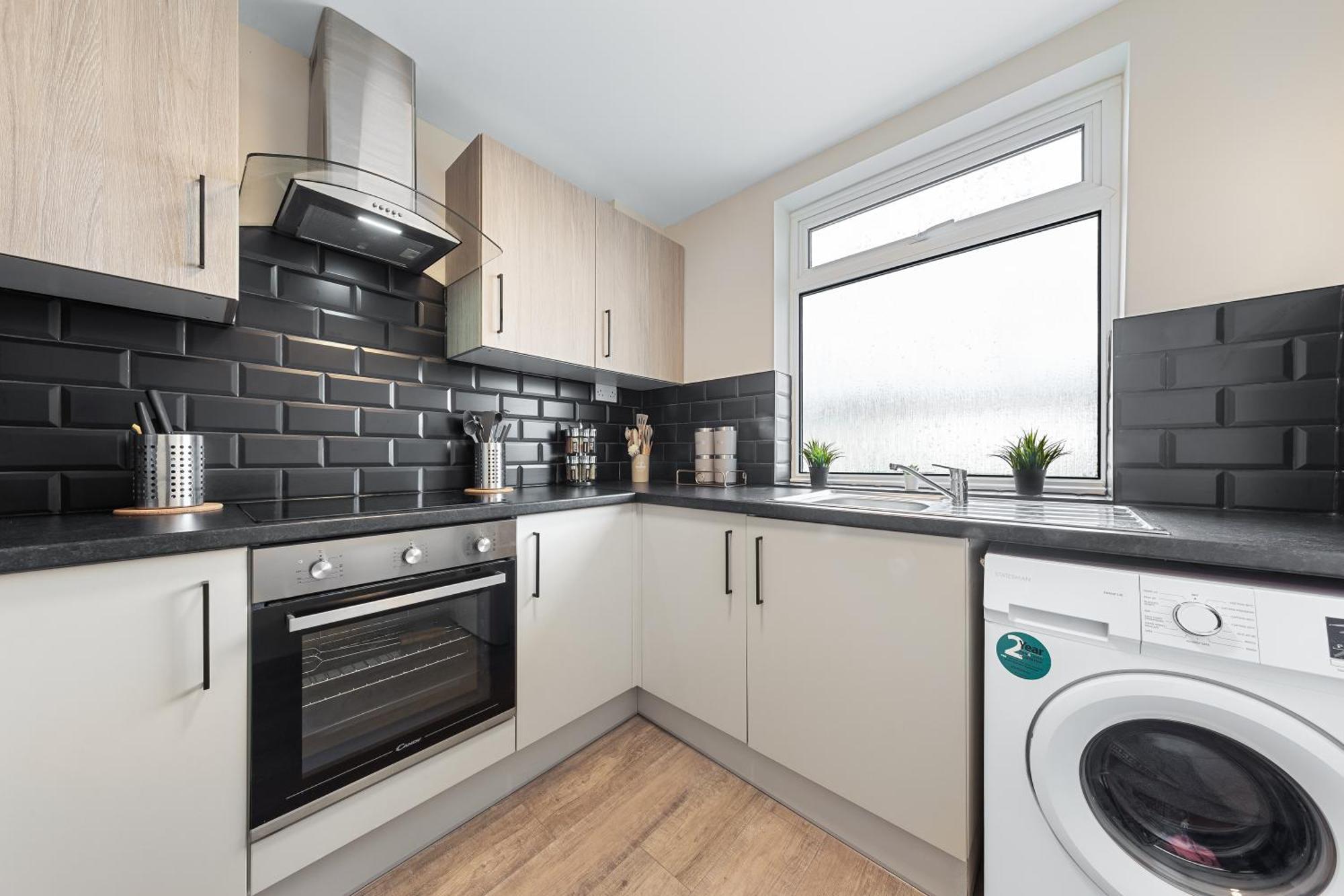 Serviced Ensuite Modern Studio - Sleeps 2 - Near Wembley Stadium - Good Transport Link To Central London - Harrow Ha3 Hatch End Extérieur photo