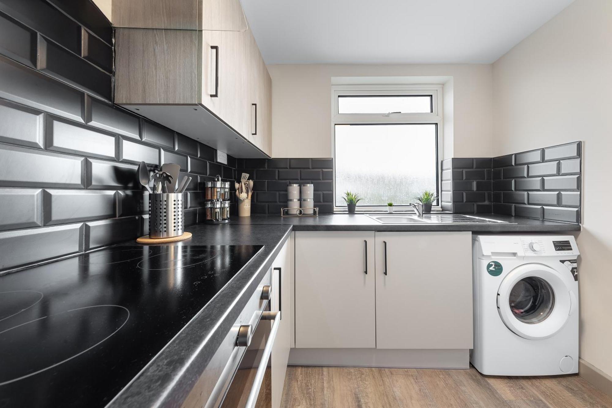 Serviced Ensuite Modern Studio - Sleeps 2 - Near Wembley Stadium - Good Transport Link To Central London - Harrow Ha3 Hatch End Extérieur photo
